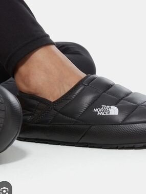 THE NORTH FACE MEN'S THERMOBALL TRACTION SLIPPERS BLACK SIZE 8